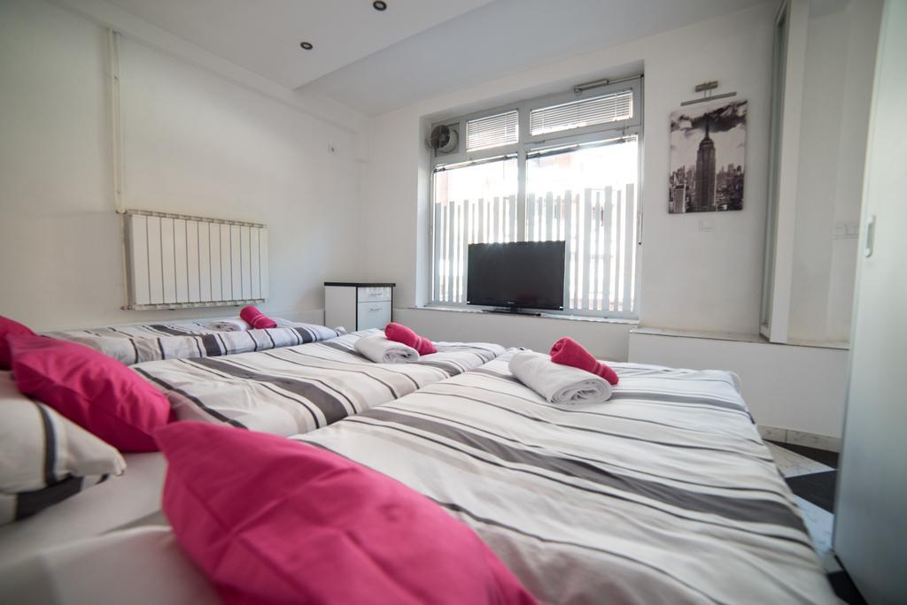 Apartman Hitno Тузла Екстериор снимка