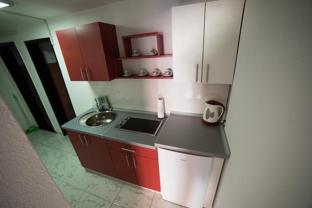Apartman Hitno Тузла Екстериор снимка