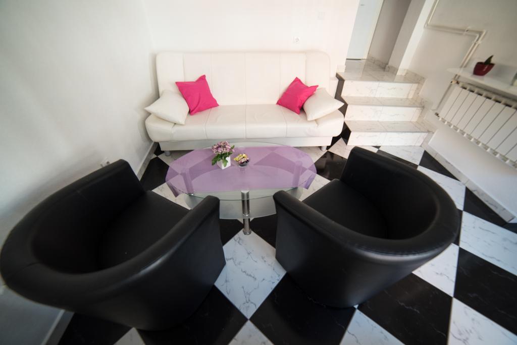 Apartman Hitno Тузла Екстериор снимка
